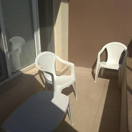 Private In Faith - Apartment *